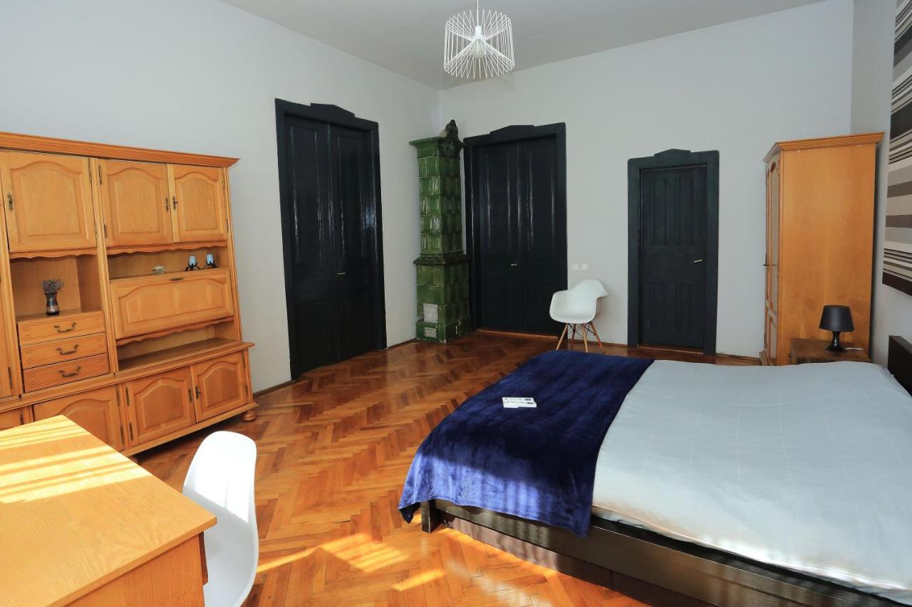 Napoca Central Apartment คลูจ-นาโปกา ภายนอก รูปภาพ