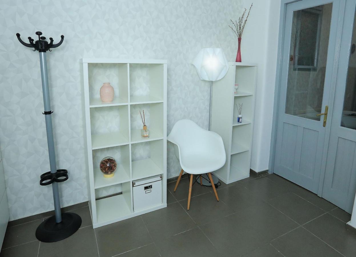 Napoca Central Apartment คลูจ-นาโปกา ภายนอก รูปภาพ