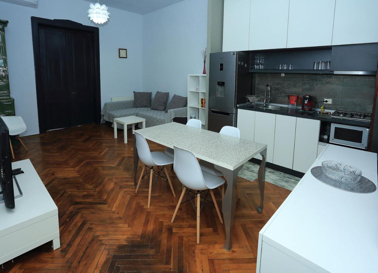 Napoca Central Apartment คลูจ-นาโปกา ภายนอก รูปภาพ